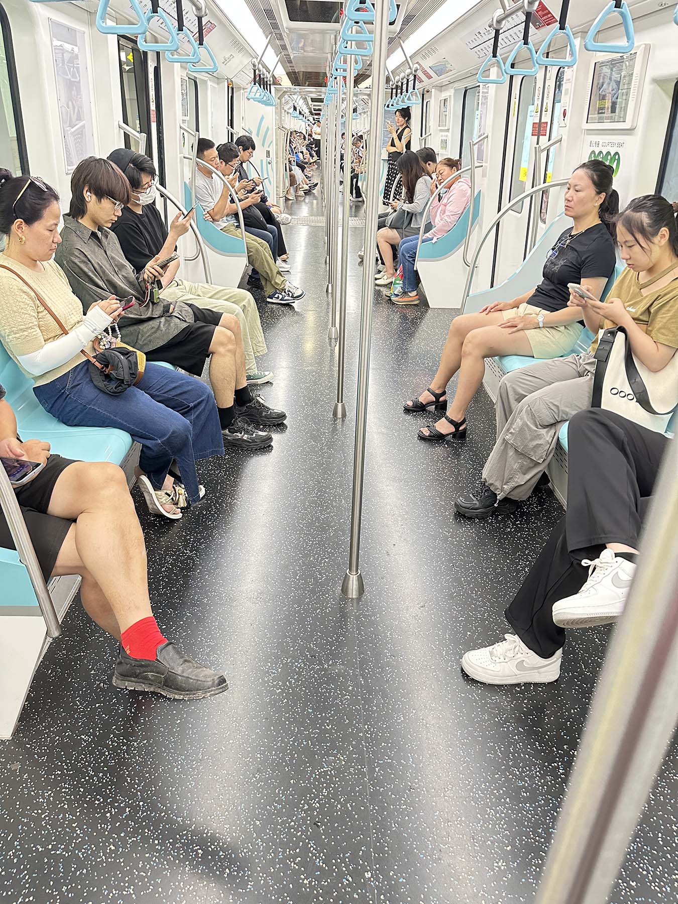 上海地铁2号线诺拉橡胶地板照片1